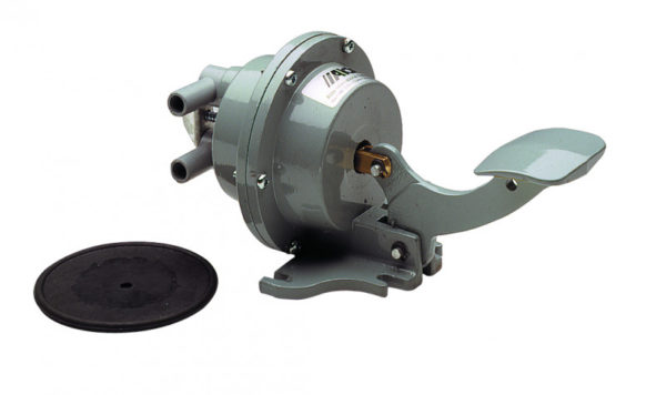 Färskvattenpump fotmanövrerad